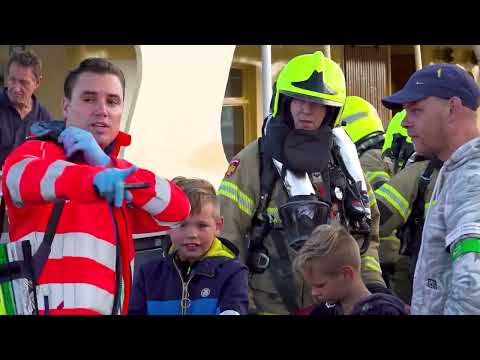 Grootschalige brandweeroefening in de haven van Enkhuizen