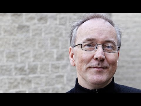 Ian Munro plays "Clair de lune" - LIVE!