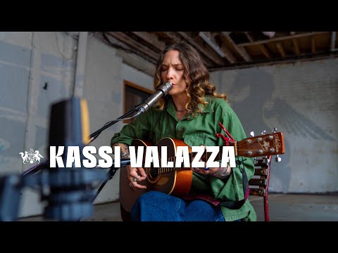 Kassi Valazza live at The state51 Factory