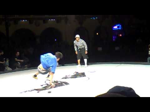 Red Bull BC One Chicago Qualifier 2011  - Vicious Victor vs Kareem
