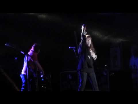 2013 03 30 Pat Benatar - Hit Me With Your Best Shot