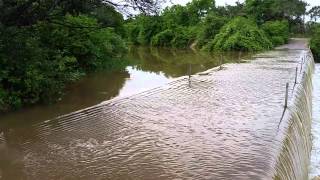 preview picture of video 'Enchente no Riacho do Tatu em Canafístula Caio Prado'