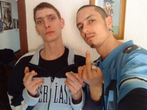 Skalla feat Huso - Kurva