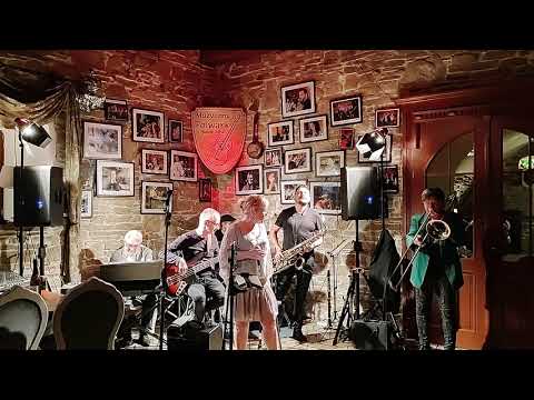 How High the Moon - Gosia Markowska & Jazz Roosters