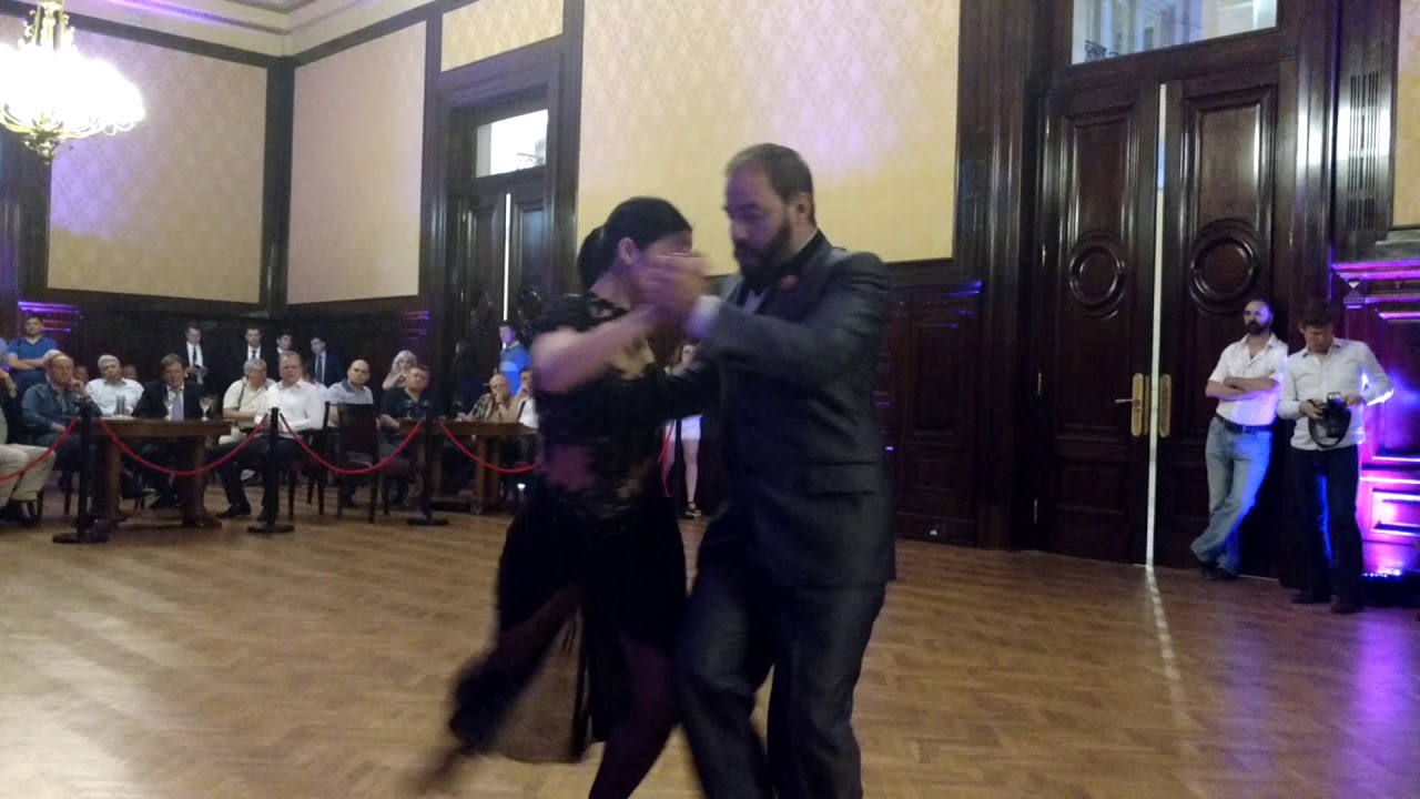 Daniel Nacucchio y Cristina Sosa en el Salón de Honor del CCK 2/4