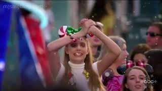 Pentatonix - Santa Claus is Coming to Town ( Disney Parks Parade ) 🇺🇸