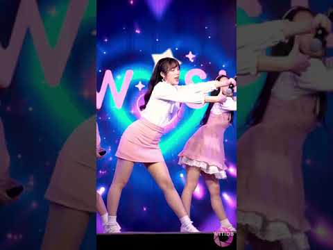 [JINGJUNG FANCAM] iWish - "อยากเจอ (Wish You)" Live stage @MBK Center IdolExchange 05/12/2021