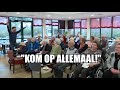 Wilfred zingt met bejaarden - Dennis en Genee gaan voor goud