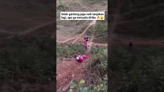 Download lagu Terbangnya bikin jantungan #trail #cross #motorcross #motocross #trabas #grasstrack #gtx #shortvideo mp3