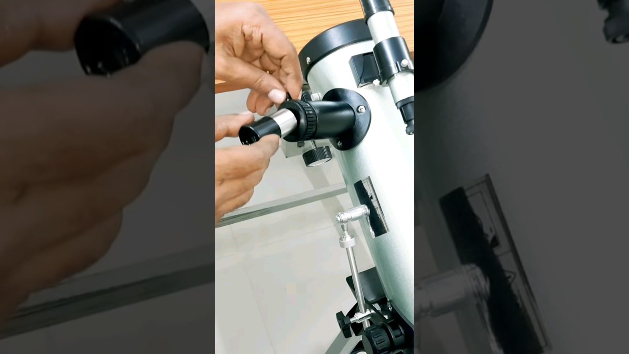 Telescope /Newtonian reflector F70076