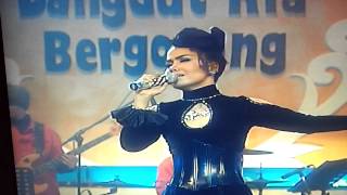 Download lagu Elvi Zubay show time @TVRI DANGDUT RIA mp3