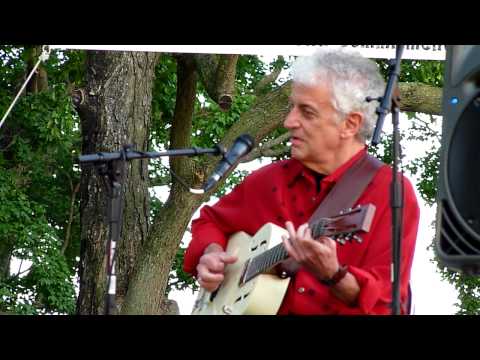 Doug MacLeod performs for Tunes at Twilight in Cape Girardeau, MO