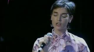 Sinéad O&#39;Connor - She Moved Through The Fair
