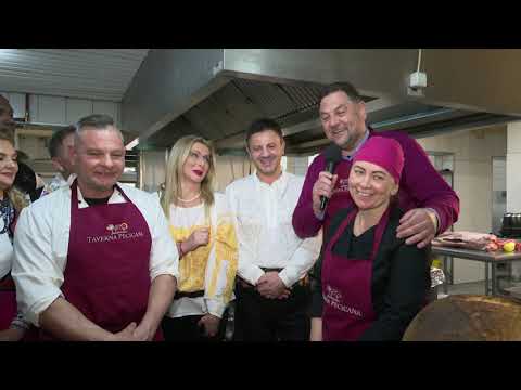 6. În bucătărie - Cristina Șincai, Traian Igaș, Aurel Tamaș, Tinu Veresezan și alți artiști