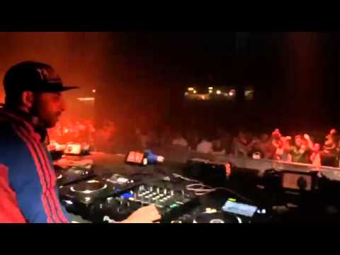 DARIUS SYROSSIAN closing Circus Tent at GLOBAL GATHERING 2014