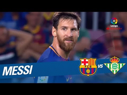 Disparo de Messi que se marcha fuera tras la combinación con Busquets