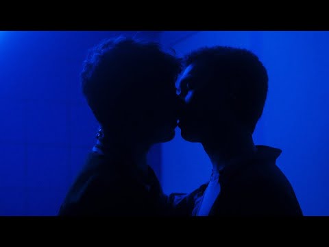 JULIUS - Dancing On My Own (Official Video)