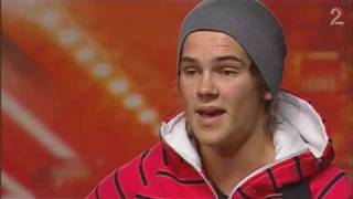 X faktor - Endre synger Wonderwall