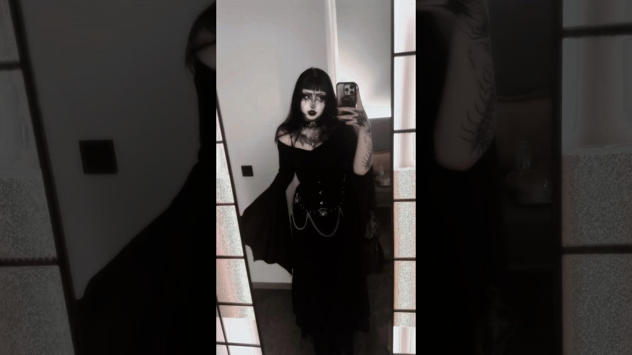 Feeling pretty is the way to go #goth #gothic #gothmakeup #gothstyle