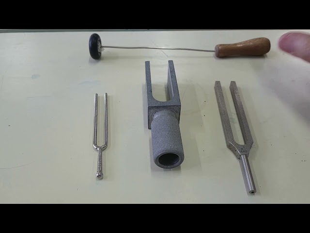 Vídeo relacionado con CATIEBYE Diapasón de Resonancia Física Base de Madera y Martillo Instrumento Experimental Acústico Duradero y Fácil de Usar para Enseñanza y Experimentos Sonoros