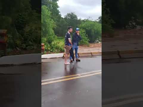 Rio quase Transbordando em Manfrinópolis PR devido a Fortes Chuvas das últimas horas.