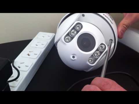 WANSCAM HW0045 WiFi 2MP IP Camera Faulty Plug Light and Cracked Screw