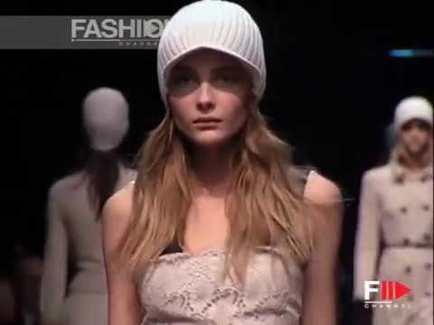 Fashion Show "Burberry" Autumn Winter 2006 2007 London 4 of 4 by Fashion Channel