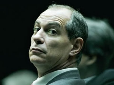 Ciro Gomes - A direita saiu do armário