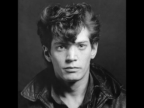 Mapplethorpe : Look at the Pictures Happiness Distribution / Robert Mapplethorpe Foundation