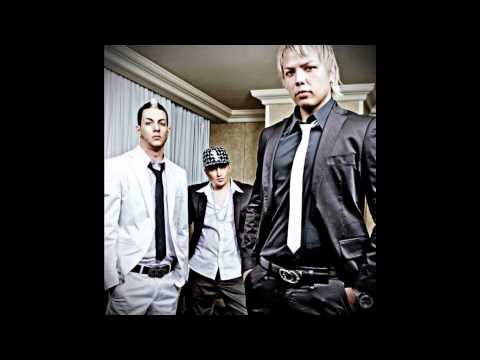 Latifudia - Κάνω Παιχνίδια (Official 2010)