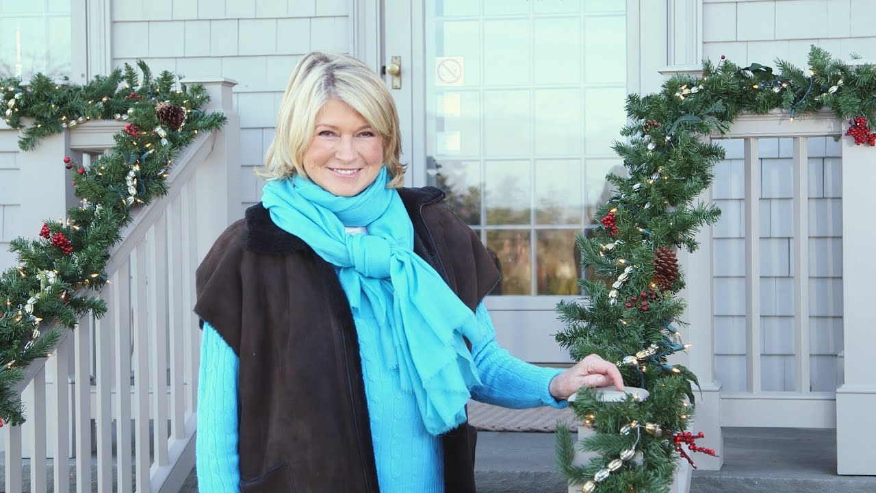 Martha’s Safety Tips for Holiday Decorating - YouTube