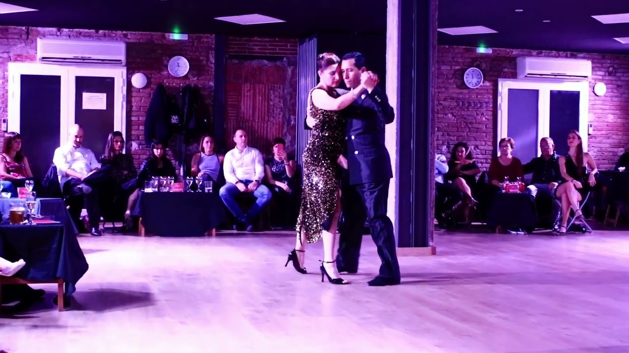 Cristian Correa y Miriam Copello - Sombras del Puerto - Di Sarli y Podestá