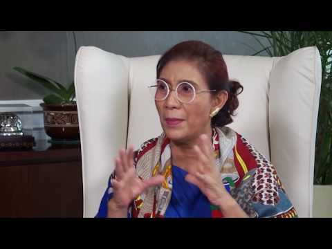 Susi Pudjiastuti - WWF Awards (Bag. 1)