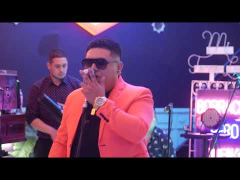 Andres Grados 🎼 El Amor Me Lo Compras A Mi 🎼 En Concierto