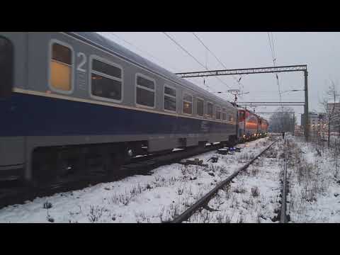 IR 1746/1587 CU EA 821 SI 703