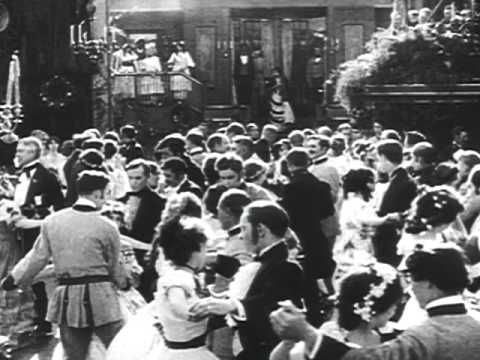 Neil Young & Crazy Horse: Jesus' Chariot (She'll Be Coming Round The Mountain")