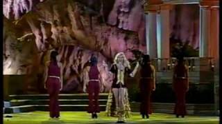 Paulina Rubio - Nieva Nieva (Live XEW-TV Siempre En Domingo)