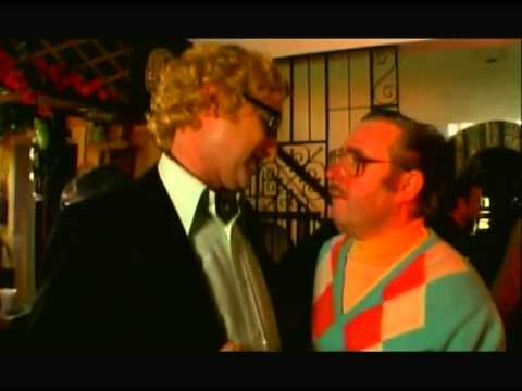 Stella Street: Series 3, Ep9 - Pam Pops In