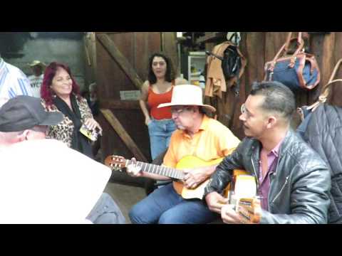 DE NOVO EM TEUS BRAÇOS - SANDRA (AS MINEIRINHAS)  E MARINHO (CIDÃO E MARINHO)