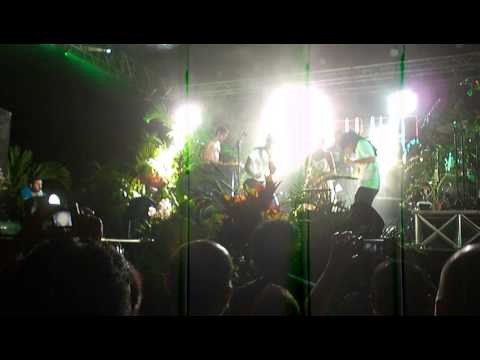 ROCAS - Bomba Estereo Feat Zalama Crew en Cali 2012