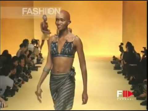 Tyra Banks On The Runway - Romeo Gigli Spring/Summer 1995