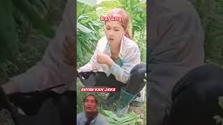 Download lagu Burungnya gede #burung #lucu #momentslucu #vudeolucu #kicaumania #funny #tertawangakak mp3