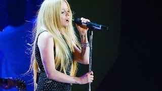 Avril Lavigne-Fly LIVE / First Time Live