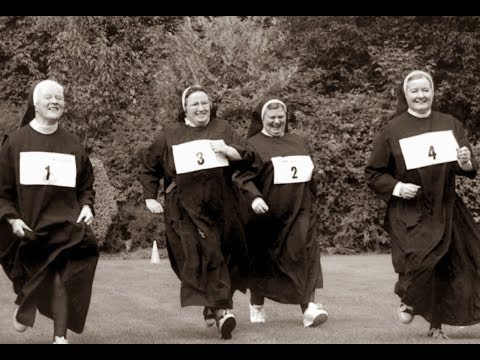 25 Vintage Pictures of Nuns Having Fun From the 1950s and 1960s