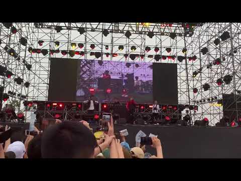 191005 Amber Shake That Brass (English Version) - Simple Life Concert