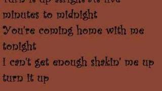 5 Minutes To Midnight-Boys Like Girls [Lyrics on Screen]