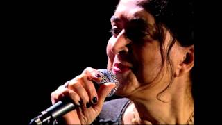 ?O mar?, ?Morena do mar? e ?João Valentão?, por Francis e Olivia Hime