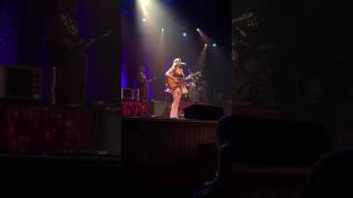 Kacey Musgraves, Fine, live at the Ryman @KaceyMusgraves