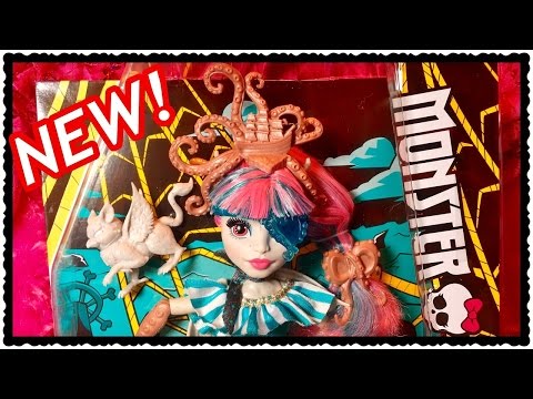 NEW! Rochelle Goyle Doll Review / Shriek Wrecked / Nautical Ghouls / With Wave 1 Comparison