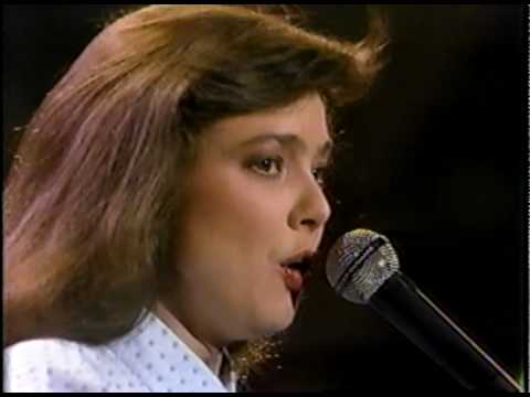 Nanci Griffith - Ford Econoline (1986)